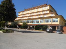 Grand Hotel Pavone, hotell i Cassino