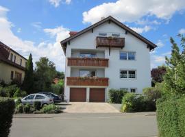 Ferienwohnungen Haus Seeblick, ξενοδοχείο με πάρκινγκ σε Bad Staffelstein