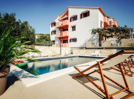 Apartments Martina, hôtel à Primošten