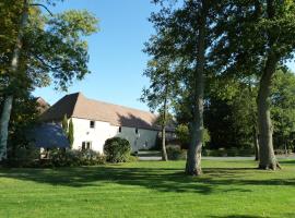 Domaine De La Tour, hotel com estacionamento em Saint-Pierre-Canivet