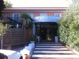 Hotel Aragon, hotel v destinaci Juillan