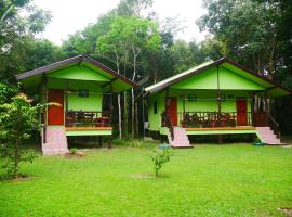 Mata Guesthouse, hostal o pensión en Koh Kood