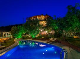 Aeneas Hotel, hotel dengan kolam renang di Altınoluk