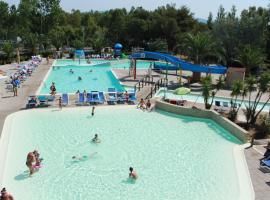 Camping Village Baia del Marinaio, glamping site in Vada