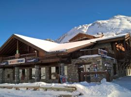 Les Suites du Val Claret, hotel poblíž významného místa Grattalu Ski Lift, Tignes