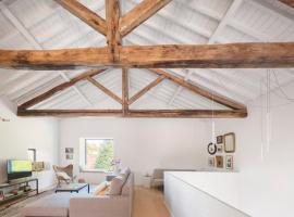 Pink House Azores, hotel v destinaci Ponta Delgada