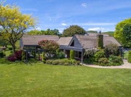 Omaka Lodge, B&B in Taumarunui