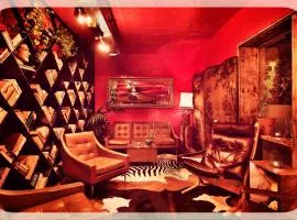 Scarlet Hotel