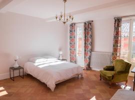 La Cour Verte: Gaillac şehrinde bir romantik otel