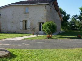 Chateau Laborde Marjolaine, hotel in Saint-Médard-de-Guizières