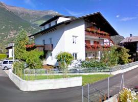 Haus Schlossblick, hotel v destinaci Coldrano