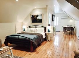 Loft Over The Vines, bed and breakfast en Richmond