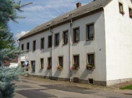 Zimmervermietung-Heide-Fiege, hotel with parking in Hartmannsdorf