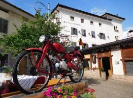 Historic Hotel Ristorante La Stua, hotel in Cavalese