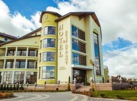 Warszawa Hotel, hotel ve Lvově