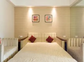 D Homz Suites