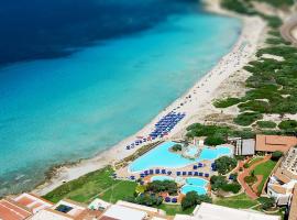 COLONNA GRAND HOTEL CAPO TESTA, a Colonna Luxury Beach Hotel, Santa Teresa Sardegna، فندق في سانتا تيريزا غالّورا