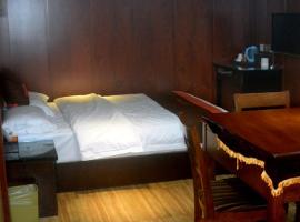 JUNYI Hotel Guizhou Guiyang Bageyan Road, hotel near Guiyang Longdongbao International Airport - KWE, Guiyang