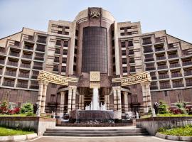 Multi Grand Pharaon Hotel, hotel v Jerevanu
