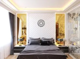 Linda Apartment-ICON56-District4-3mins to center dtrc1- INFINITY POOL- AWESOME ROOFTOP