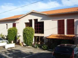 AL Moniz, guest house in Machico