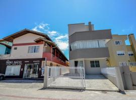 Residencial Costa Marfim, serviced apartment in Bombinhas