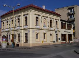 Victoria - Penzion & Restaurant, hotel di Zvolen