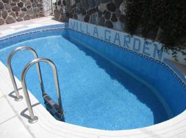 Villa Garden, hotel em Fira