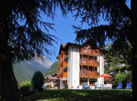 Hotel Zurigo, hotel in Molveno