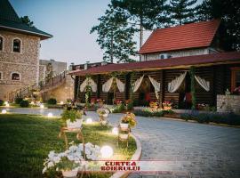 Curtea Boierului Hotel, hotel v destinaci Peresecina