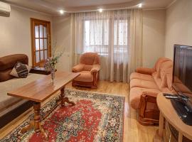 Квартира по улице Большая Васильковская, 129, hotel in Kiev