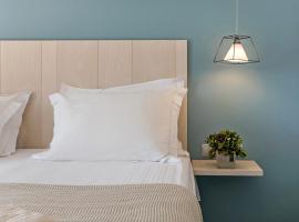 Lidea Boutique Hotel，位于Potam&oacute;s的带停车场的酒店