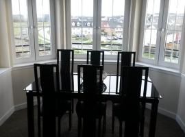 Crystal Apartments, hotel near Airdrie Golf Club, Airdrie