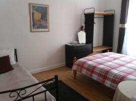 Maison Lapeyriere, bed and breakfast a Le Dorat