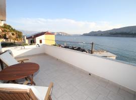 Rooms with the Sea View, guest house in Baška