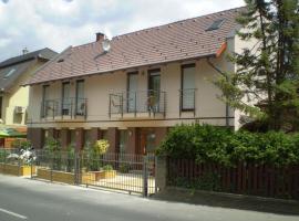 Mary Apartmanház Hévíz, hotel i Hévíz