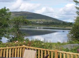 Lakeside house, hotel in Oughterard