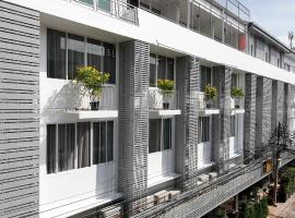 Ratchadamnoen Residence