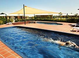 Potters Apartments, hotel in Cessnock