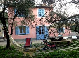 Casa Aquarela, bed and breakfast en Cogorno