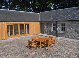 The Old Stables, Alltshellach Cottages, hotel in North Ballachulish