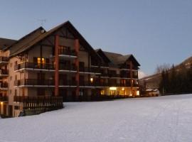 Résidence Les Ecrins, hotel cerca de Fil-neige Ropetow, Ancelle