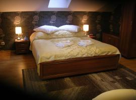 Hotelik Gościniec Pod Sosnami Drzonków, khách sạn golf ở Zielona Góra