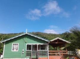 Seawind Cottage- Traditional St.Lucian Style，格羅斯島的小屋