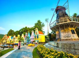 Brookside Valley Resort, hotel in Rayong