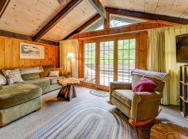 7 Merrimeeting Chalet, hotel near Echo Lake - Cathedral Ledge State Park, Conway