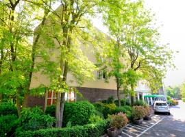 Greenhotels Roissy Parc des Expositions, hotel in Tremblay En France