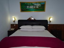 ๋ํ
ํ์ค์ ์์นํ ํธํ
Hotel Indra Toraja