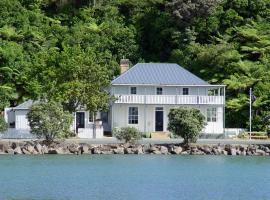 The Old Oak Boutique Hotel, hótel í Mangonui