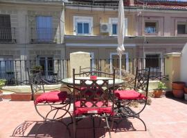 Romantic Central Terrace